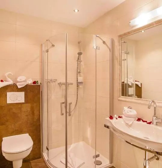 Classic room with balcony, Alpenherz Hotel Garni