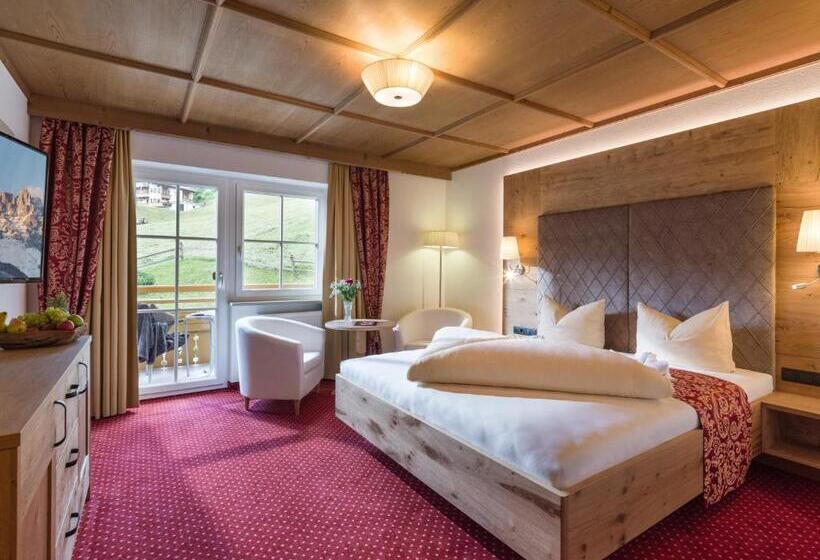 Classic room with balcony, Alpenherz Hotel Garni