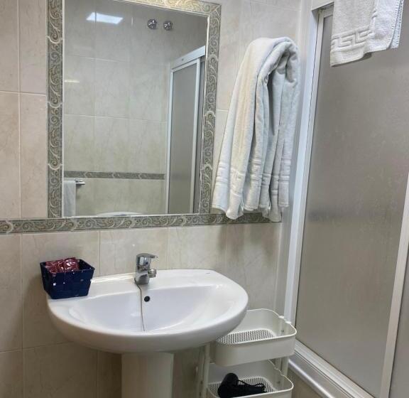 חדר סופריור לשלושה, Hostal Andalucia