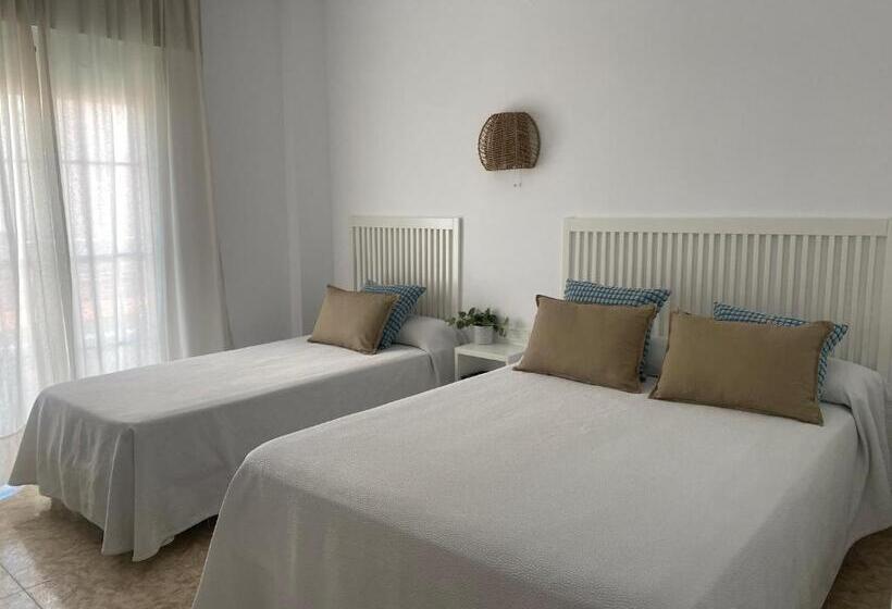 חדר סופריור לשלושה, Hostal Andalucia