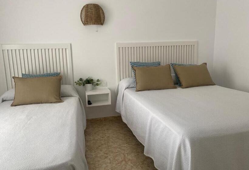 חדר סופריור לשלושה, Hostal Andalucia