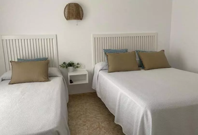 اتاق سوپریور سه تخته, Hostal Andalucia