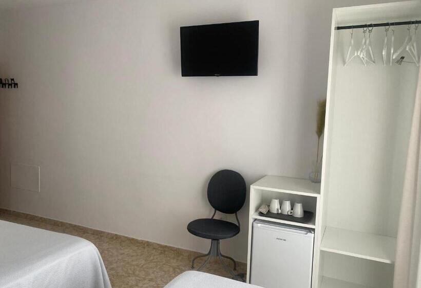 חדר סופריור לשלושה, Hostal Andalucia