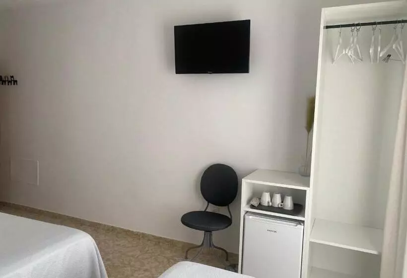 اتاق سوپریور سه تخته, Hostal Andalucia