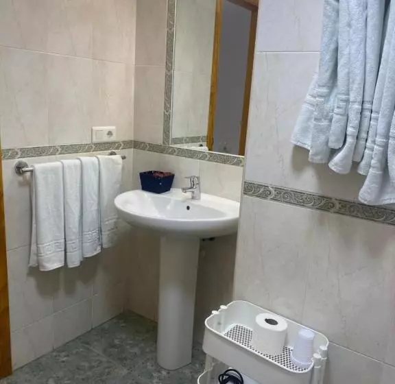 اتاق استاندارد چهار تخته, Hostal Andalucia