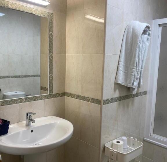 חדר סטנדרט לארבעה, Hostal Andalucia