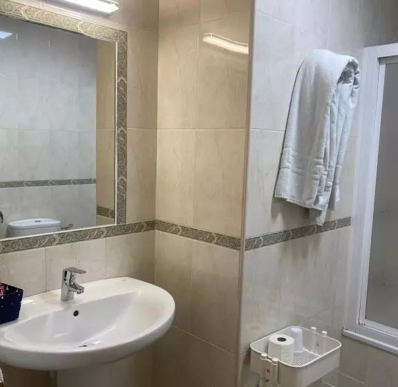 اتاق استاندارد چهار تخته, Hostal Andalucia
