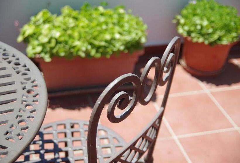 标准单人间共用浴室, Pension Aduar