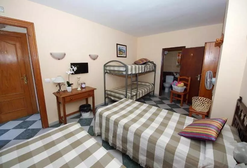 スタンダード4人部屋, Pension Aduar