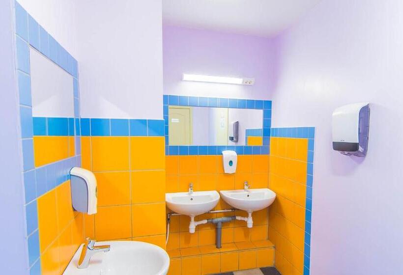 Economy Triple Room, Hostel Brize