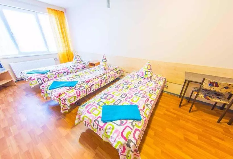 Economy Triple Room, Hostel Brize