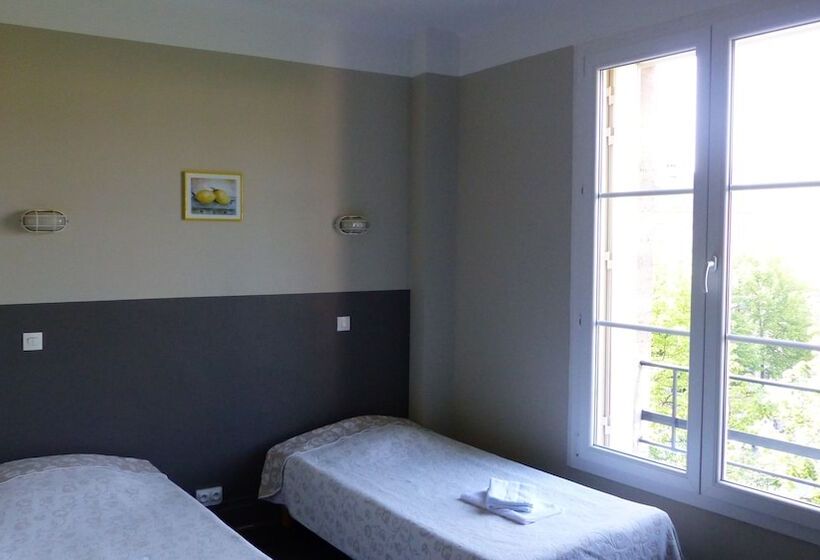 חדר סטנדרט לשלושה, Abc Hôtel