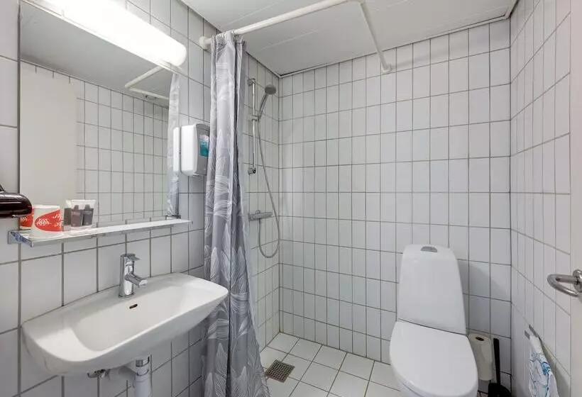 Standard Kolmen Hengen Huone, Hjallerup Kro
