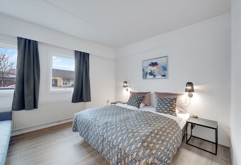 חדר סטנדרט לשלושה, Hjallerup Kro