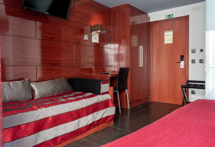 חדר סטנדרט לשלושה, Oceano