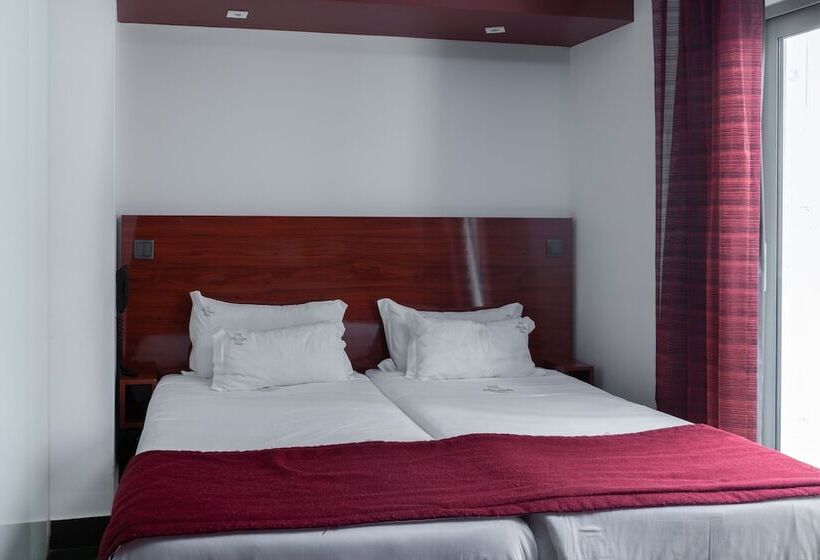 חדר סטנדרט לשלושה, Oceano