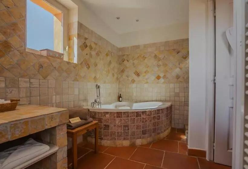 Suite Duplex, Omma