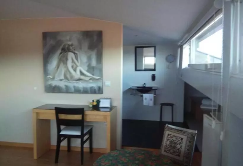 اتاق استاندارد سه نفره, Penthouse   Low Cost