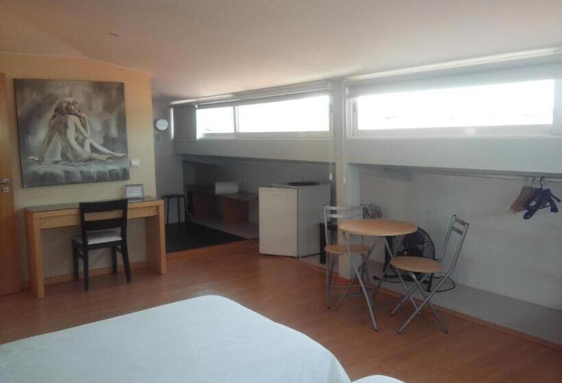 스탠다드 트리플 룸, Penthouse   Low Cost