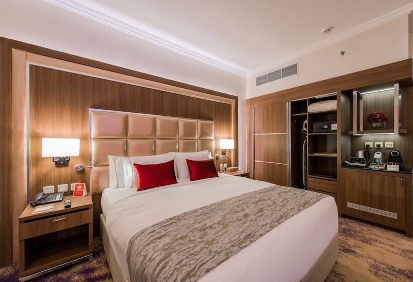 高级大房间, Ramada By Wyndham Continental Jeddah