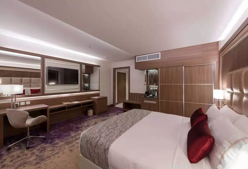 اتاق پرمیوم, Ramada By Wyndham Continental Jeddah