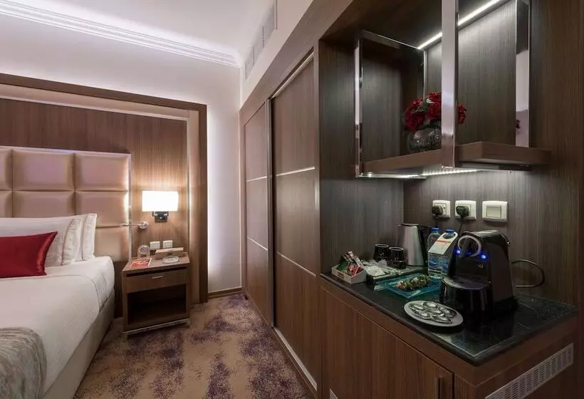 اتاق پرمیوم, Ramada By Wyndham Continental Jeddah