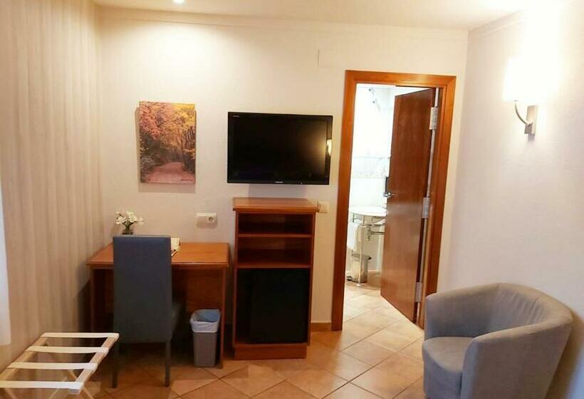 اتاق استاندارد, Restaurante La Quadra