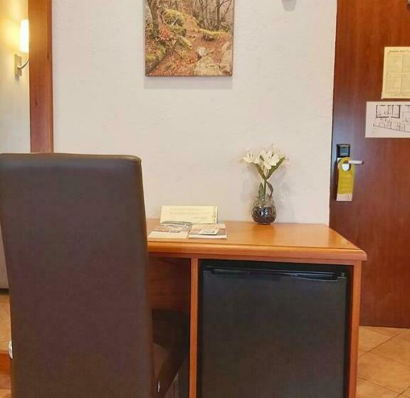 Номер Стандарт, Restaurante La Quadra