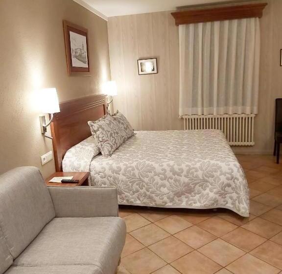 اتاق سوپریور, Restaurante La Quadra