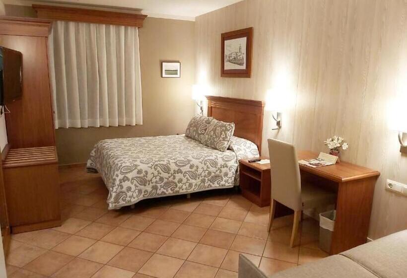 اتاق سوپریور, Restaurante La Quadra