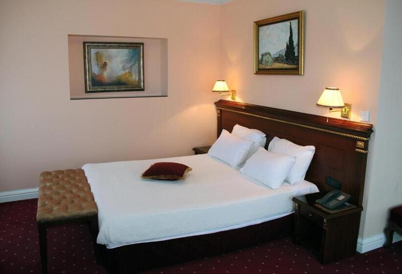 سوییت, Hotel Stone Bridge