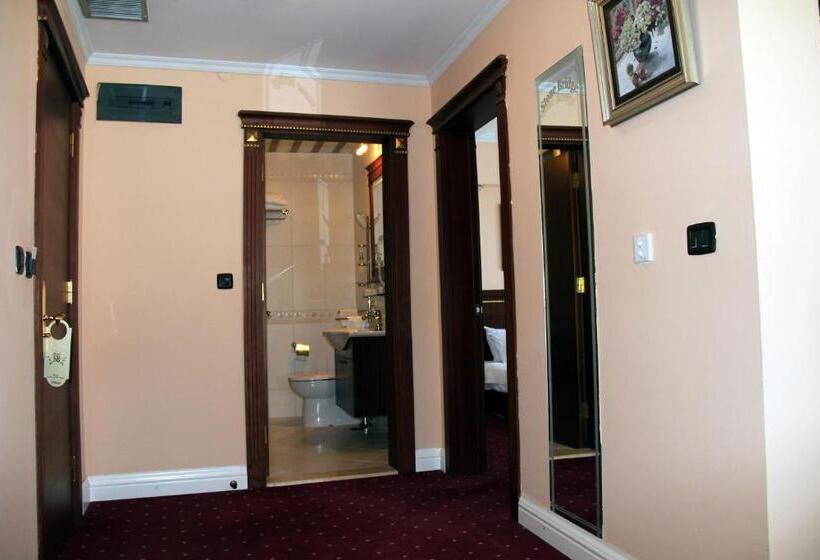 سوییت لوکس, Hotel Stone Bridge