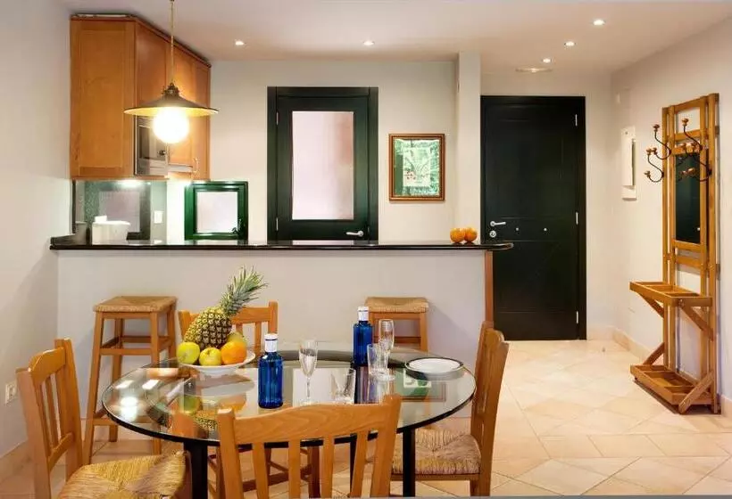 2 Bedroom Apartment Garden View, Apartahotel Suites Vila Birdie