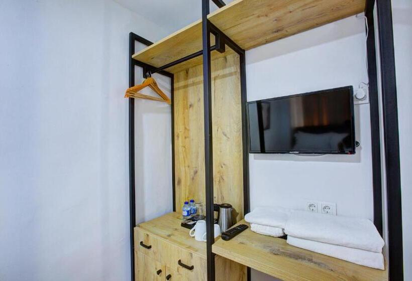 استودیوی استاندارد, Maravilloso Hotel Galata