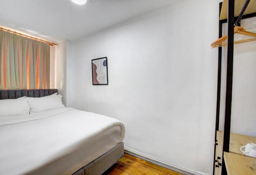 استودیوی استاندارد, Maravilloso Hotel Galata