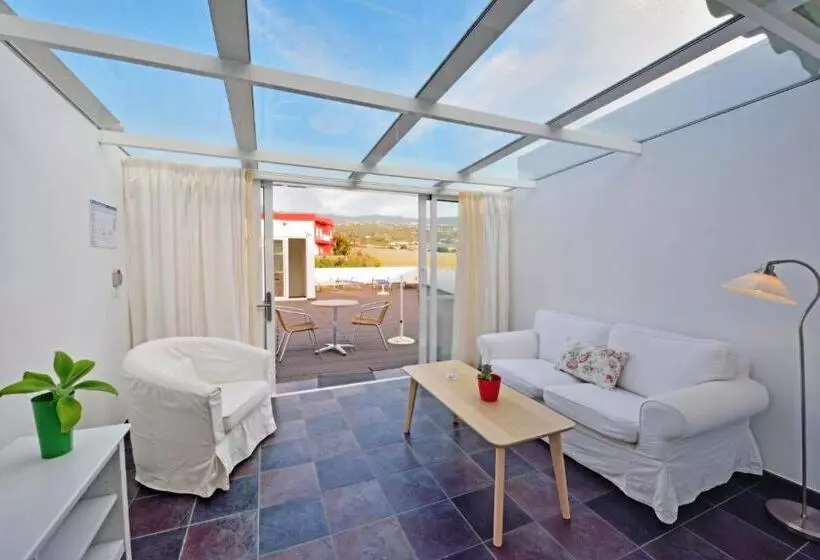 1 Bedroom Penthouse Apartment, Apartamentos Adjovimar