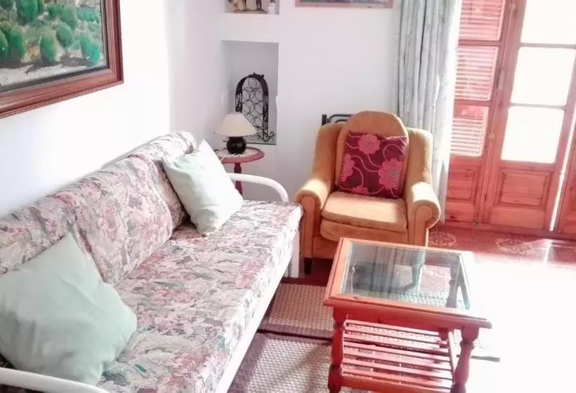 آپارتمان 1 خوابه, Apartamentos Isabel