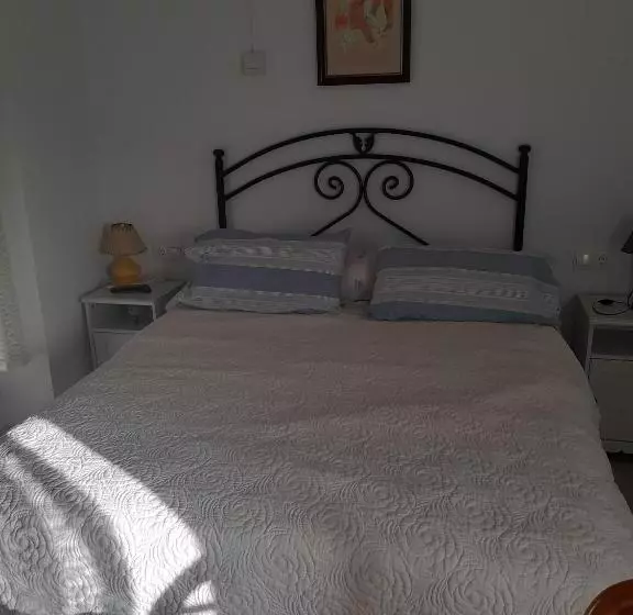 آپارتمان 1 خوابه, Apartamentos Isabel