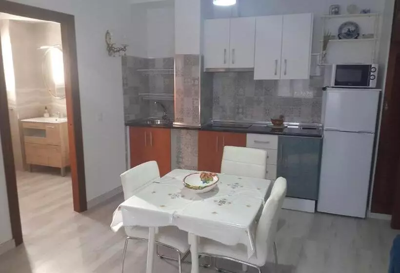 آپارتمان 1 خوابه, Apartamentos Isabel