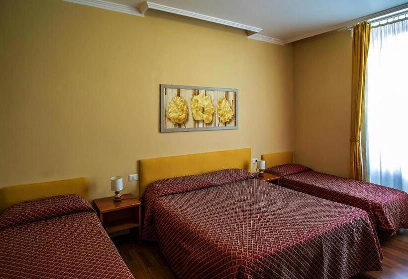 اتاق استاندارد چهار تخته, Sole E Luna