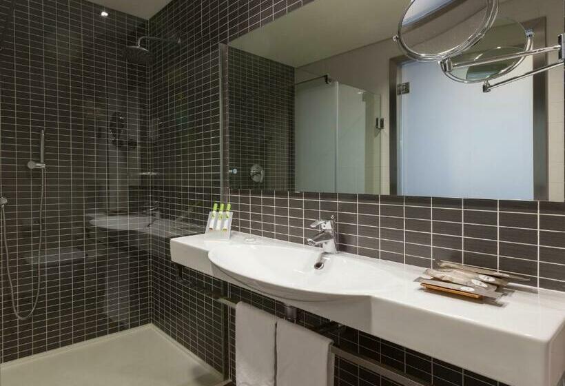 اتاق اجرایی, Axor Barajas