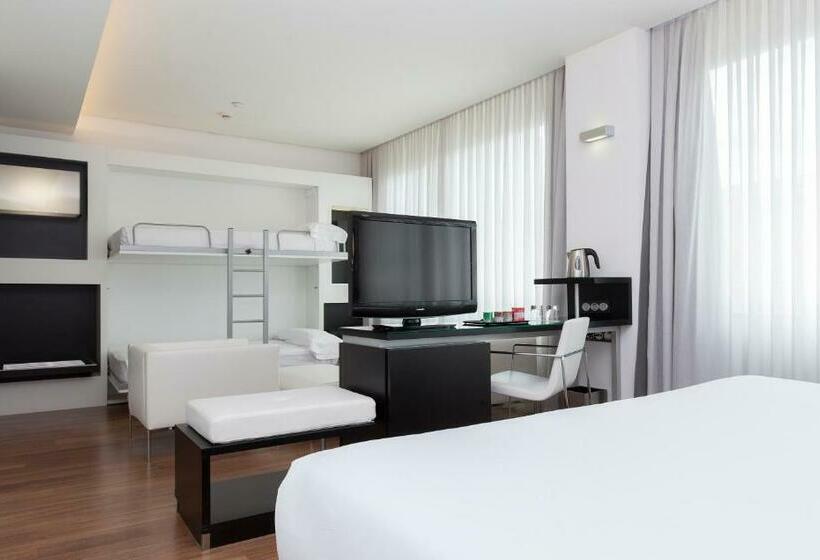 اتاق استاندارد سه نفره, Axor Barajas