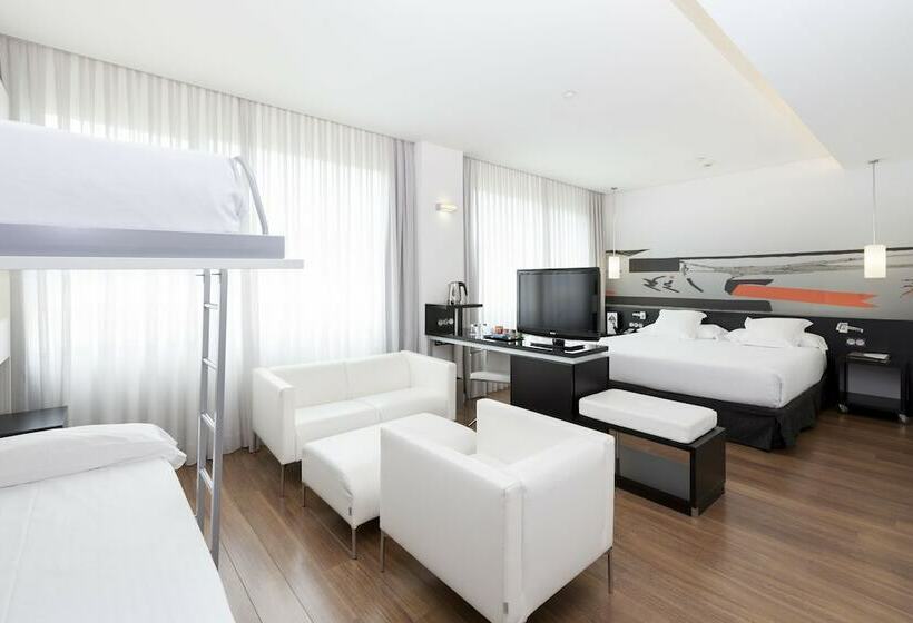 اتاق خانوادگی, Axor Barajas