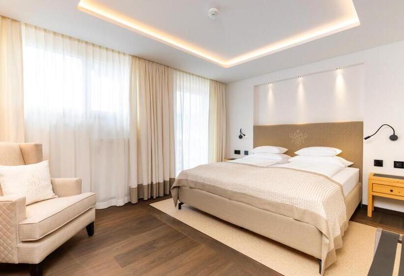 جناح, Grünauerhof