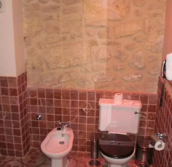 سوییت جونیور, Hospedería Del Monasterio