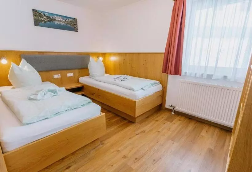 Huoneisto 1 Makuuhuone Parveke, Pension Bergbauernhof Irxner