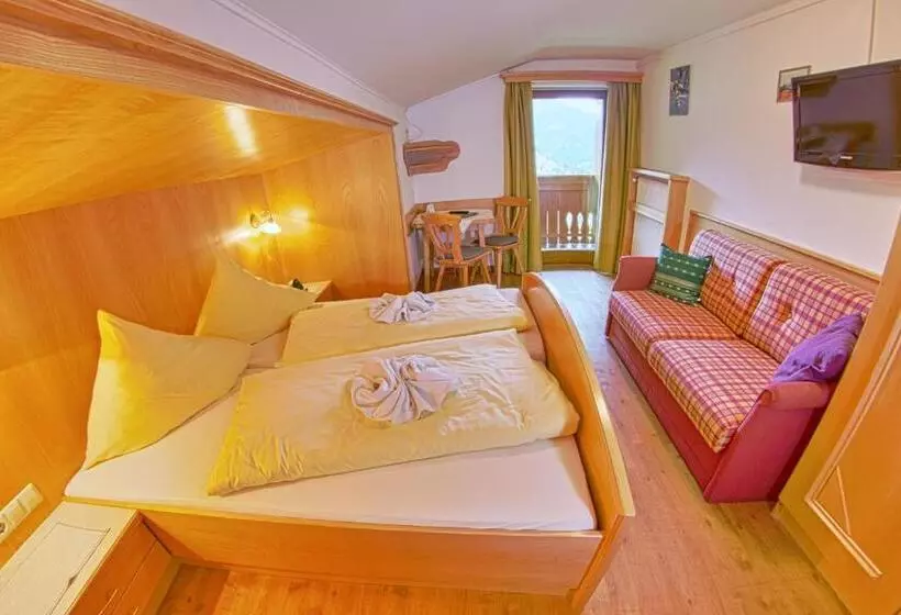 Perhehuone, Pension Bergbauernhof Irxner