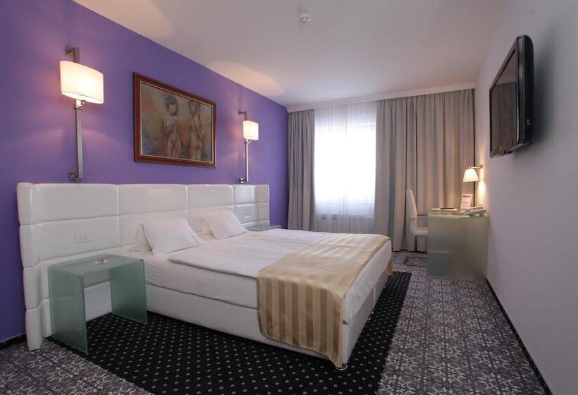 Номер Стандарт, Phoenix