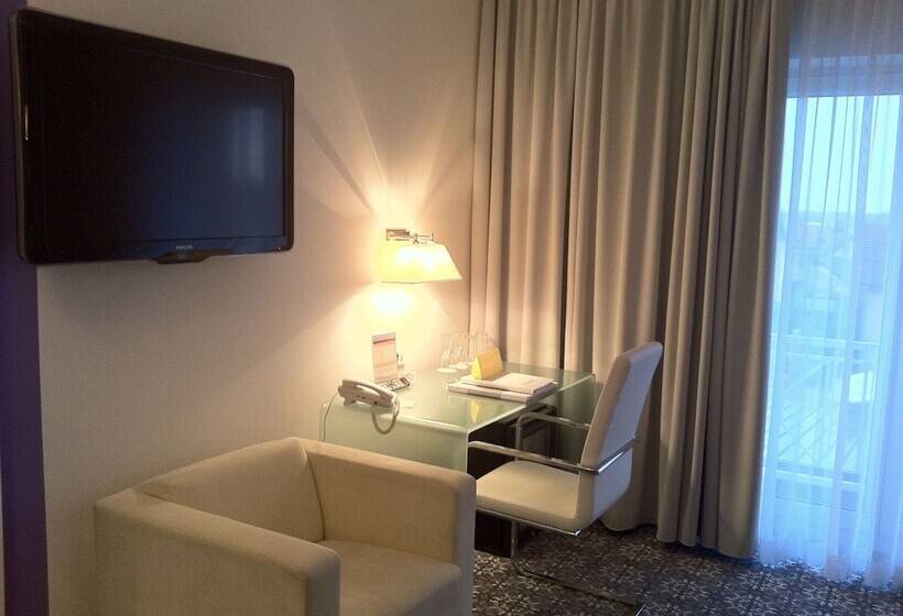 Номер Стандарт, Phoenix