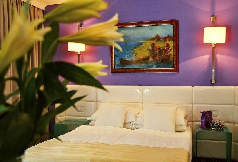 Номер Стандарт Трехместный, Phoenix